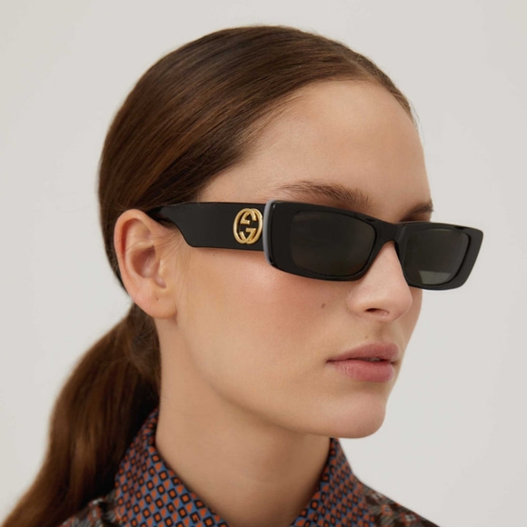 NEW GUCCI MICRO RECTANGULAR WOMEN'S SUNGLASSES GG0516S 001 BLACK GUCCI EYEWEAR - Picture 1 of 9